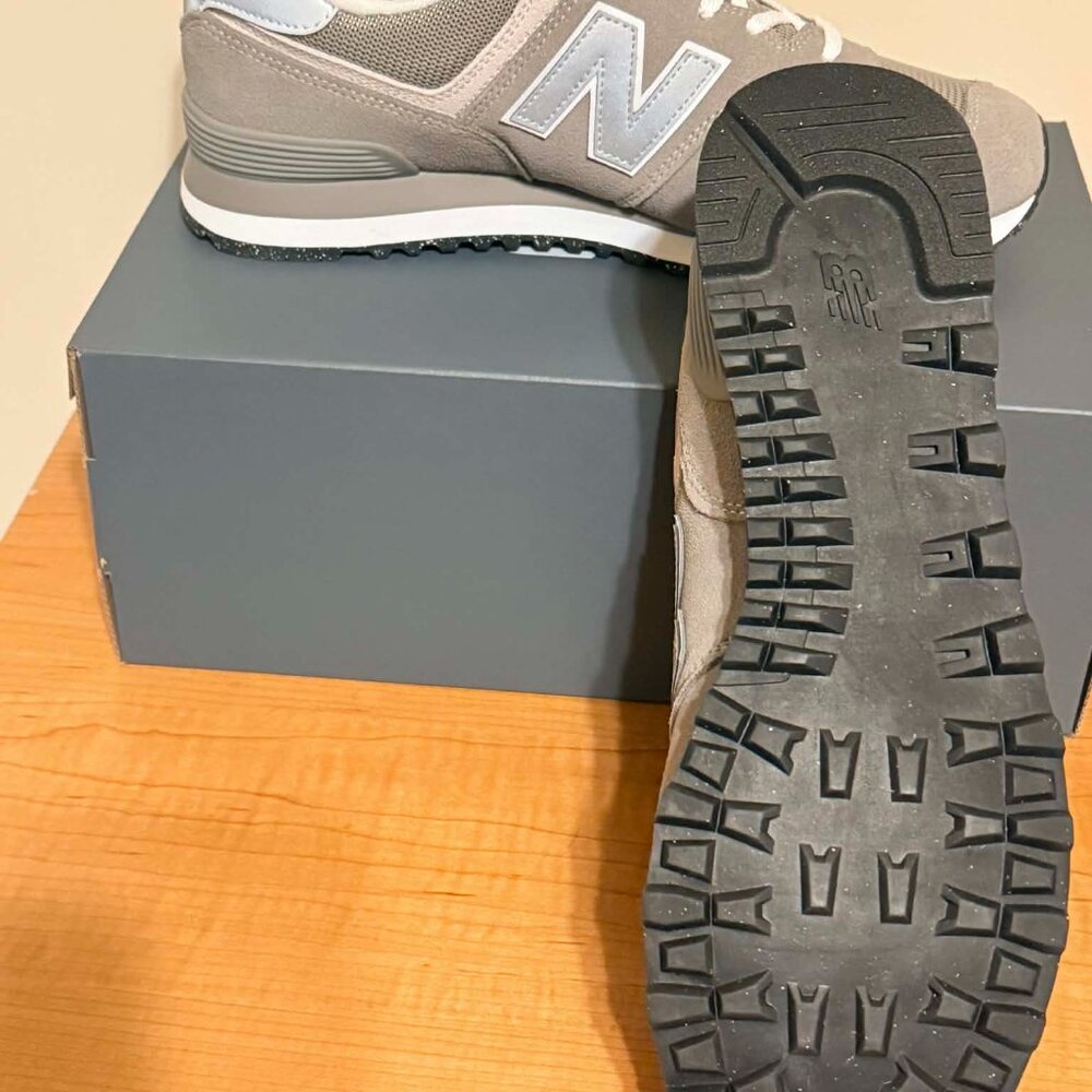 New Balance 574 Classic Sneakers – Men’s Size 11 – Gray/White – Brand New - Picture 4 of 4